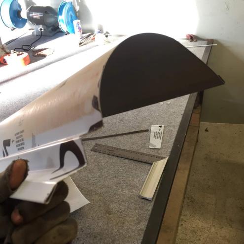 Création d'un membron et devant de socle en zinc quartz