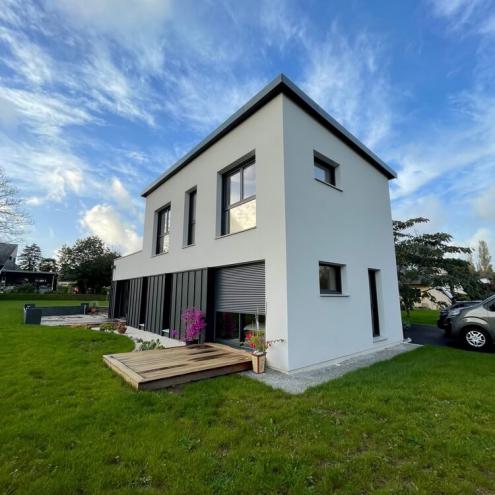 Pose d'un bardage en aluminium sur une maison à Quimper